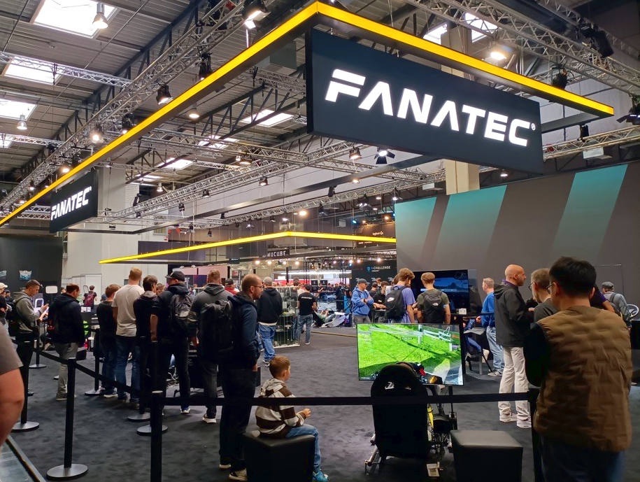 fanatec_booth_2.jpg